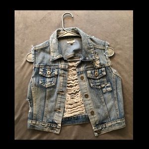 Jean distressed vest